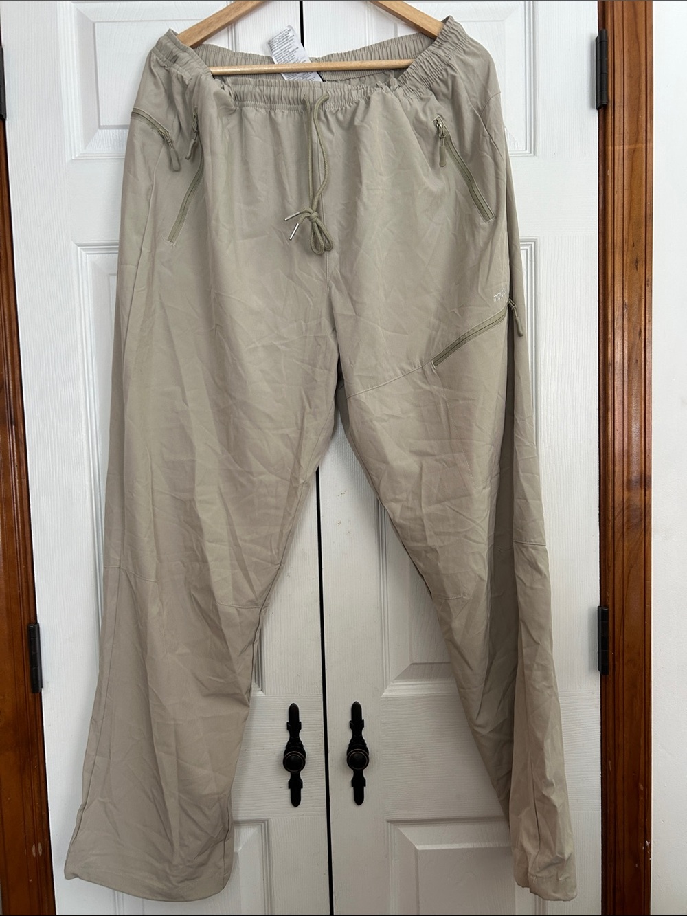 UPF 50+ UV block Aqua Men's Tan Cargo Pants with Zip Pockets(New with tag)
